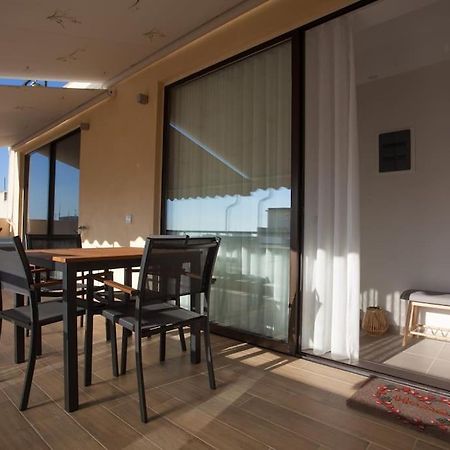 Cozzzy. Exclusive Apartment. Tesalonika Bagian luar foto