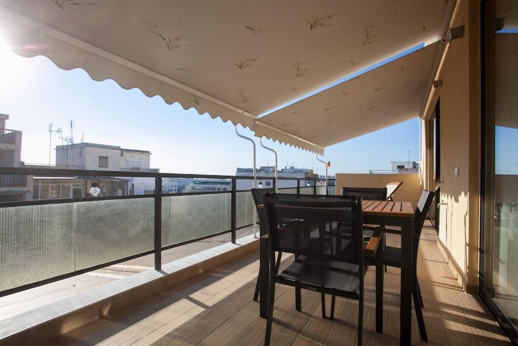 Cozzzy. Exclusive Apartment. Tesalonika Bagian luar foto
