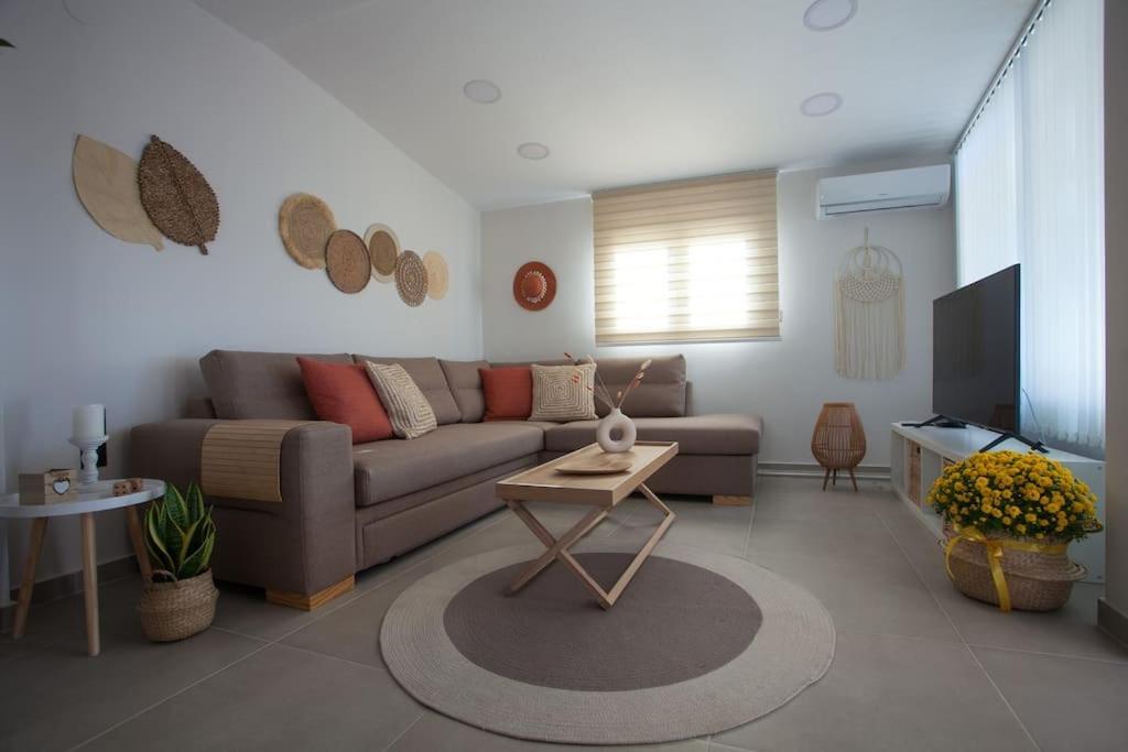 Cozzzy. Exclusive Apartment. Tesalonika Bagian luar foto
