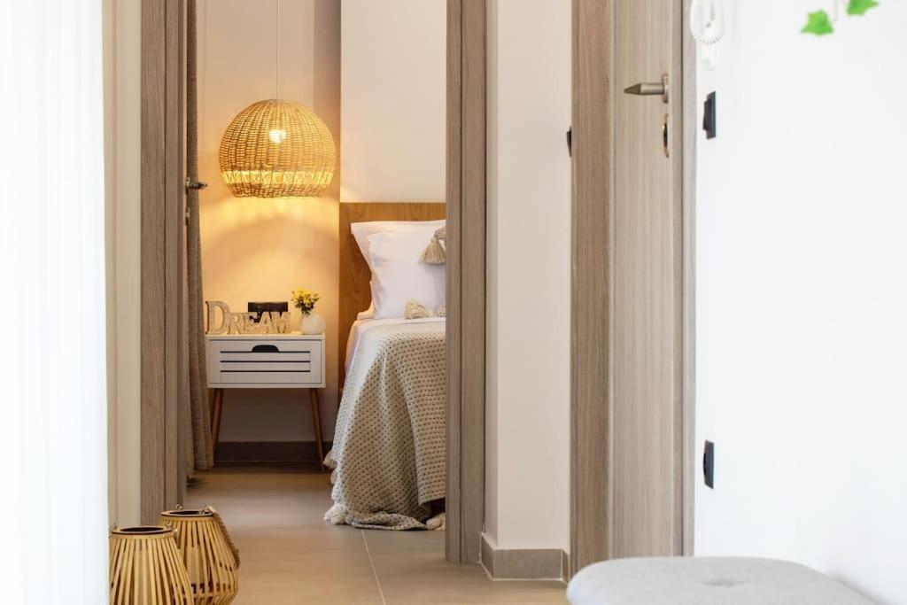 Cozzzy. Exclusive Apartment. Tesalonika Bagian luar foto
